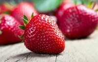 strawberry-iagoda-klubnika-makro